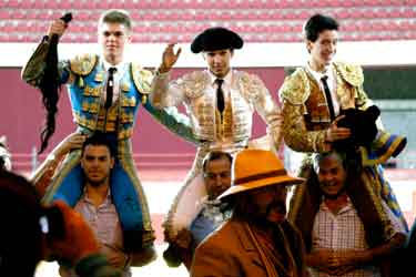 Los triunfadores por la puerta grande