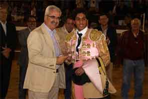 Juan Cortés triunfador del V Encuentro escuelas taurinas de Cádiz,  Trofeo Cajasol