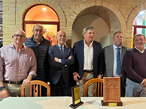  El Club Taurino El Rabo rinde homenaje en El Puerto a Don Salvador N&uacute;&ntilde;ez, de &lsquo;Alventus&rsquo;