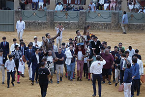 Diego Ventura, Manzanares y Juan Ortega salen a hombros en una Goyesca para el recuerdo Diego Ventura, Manzanares y Juan Ortega salen a hombros en una Goyesca para el recuerdo